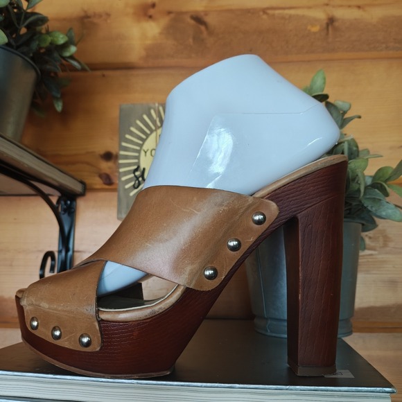 Vince Camuto Elora Studded Brown Leather Wood Platform Cross Strap Sandals Sz 8M - Picture 2 of 12